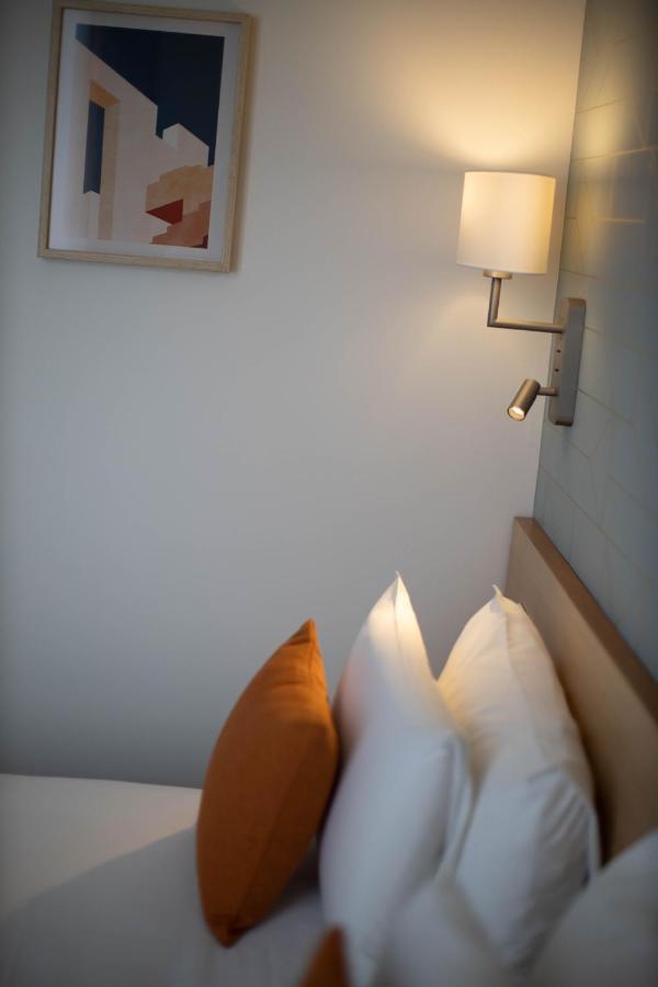 Hotel Continental Angers Bagian luar foto