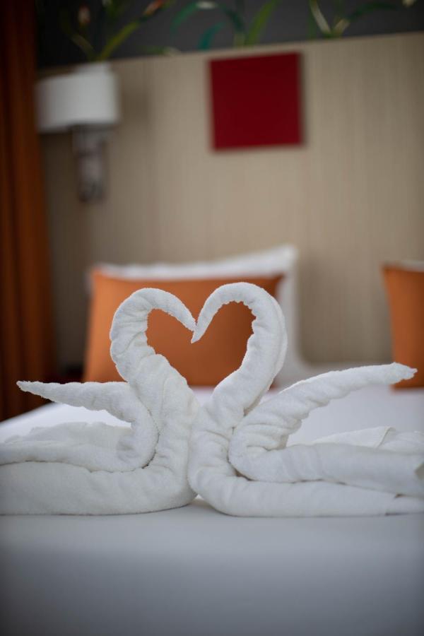 Hotel Continental Angers Bagian luar foto